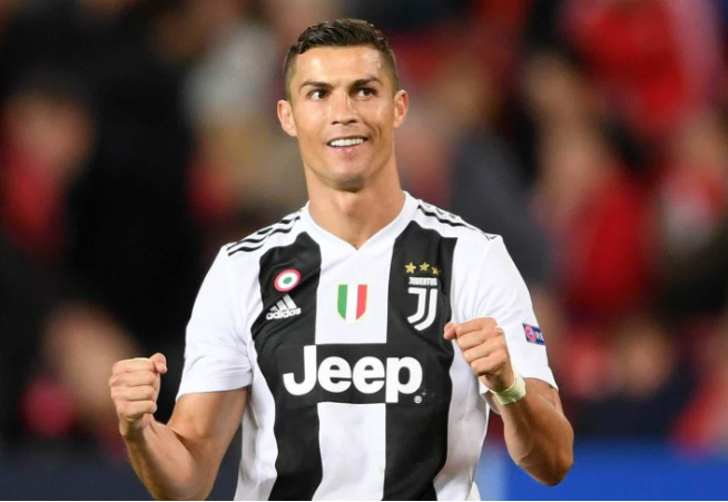 意甲：尤文客场3-0轻取卡利亚里（意甲战报：尤文客场3比0完胜卡利亚里）