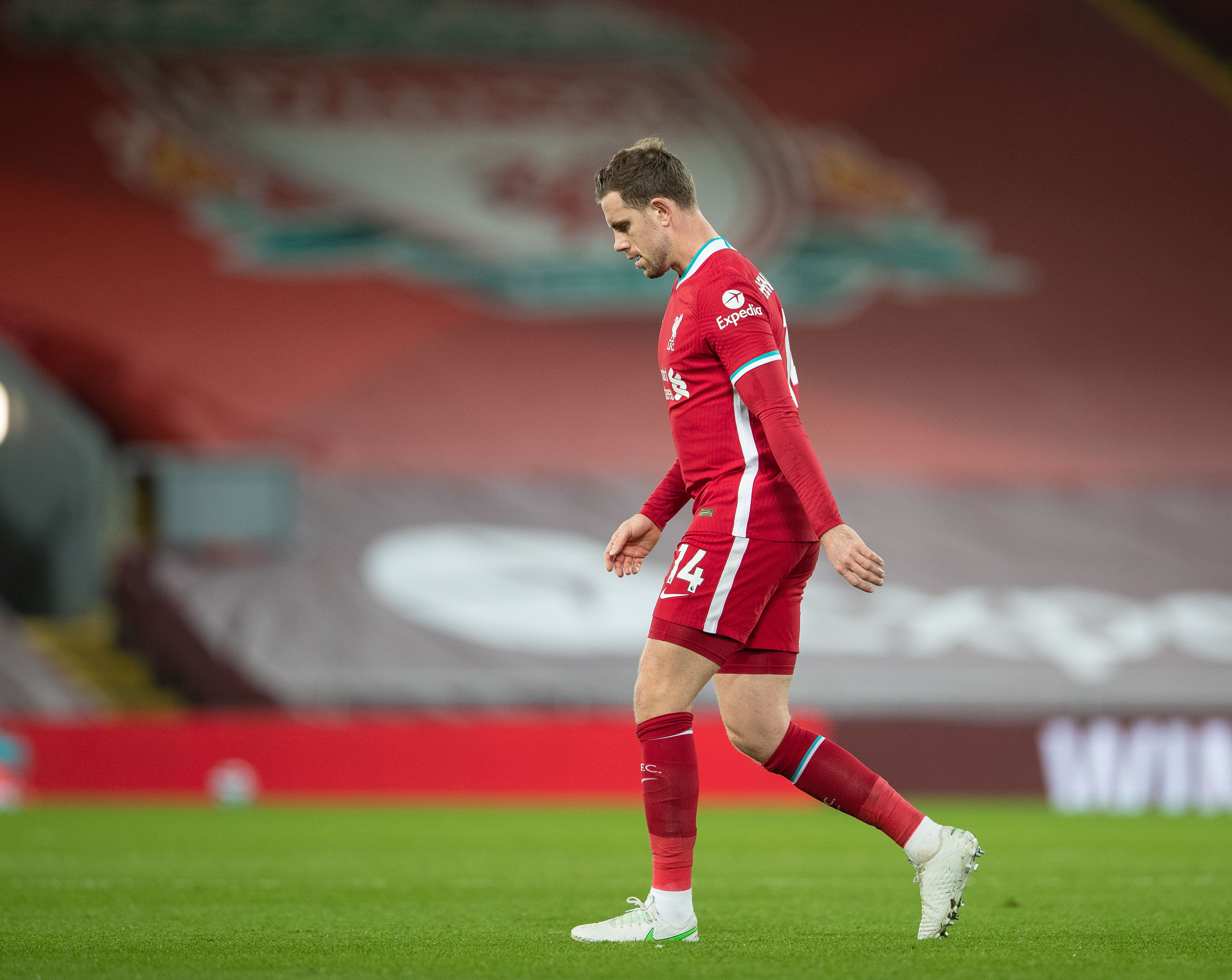 英媒：为抵抗巴萨的兴趣，拜仁将为凯恩提供一份打破限制政策的合同（英媒：为应对巴萨挖角，拜仁计划向凯恩递上破例合约）