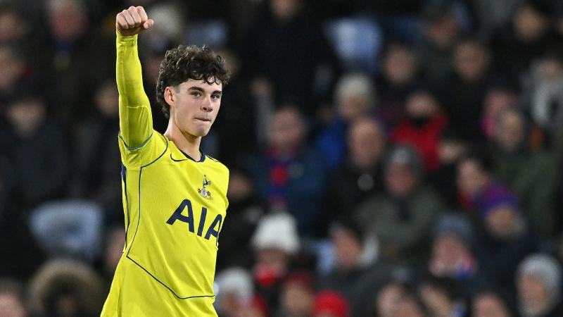 曼联最艰难时刻迎击阿森纳 数据示梦剧场沦陷（曼联低谷迎战阿森纳 数据预示梦剧场恐失守）