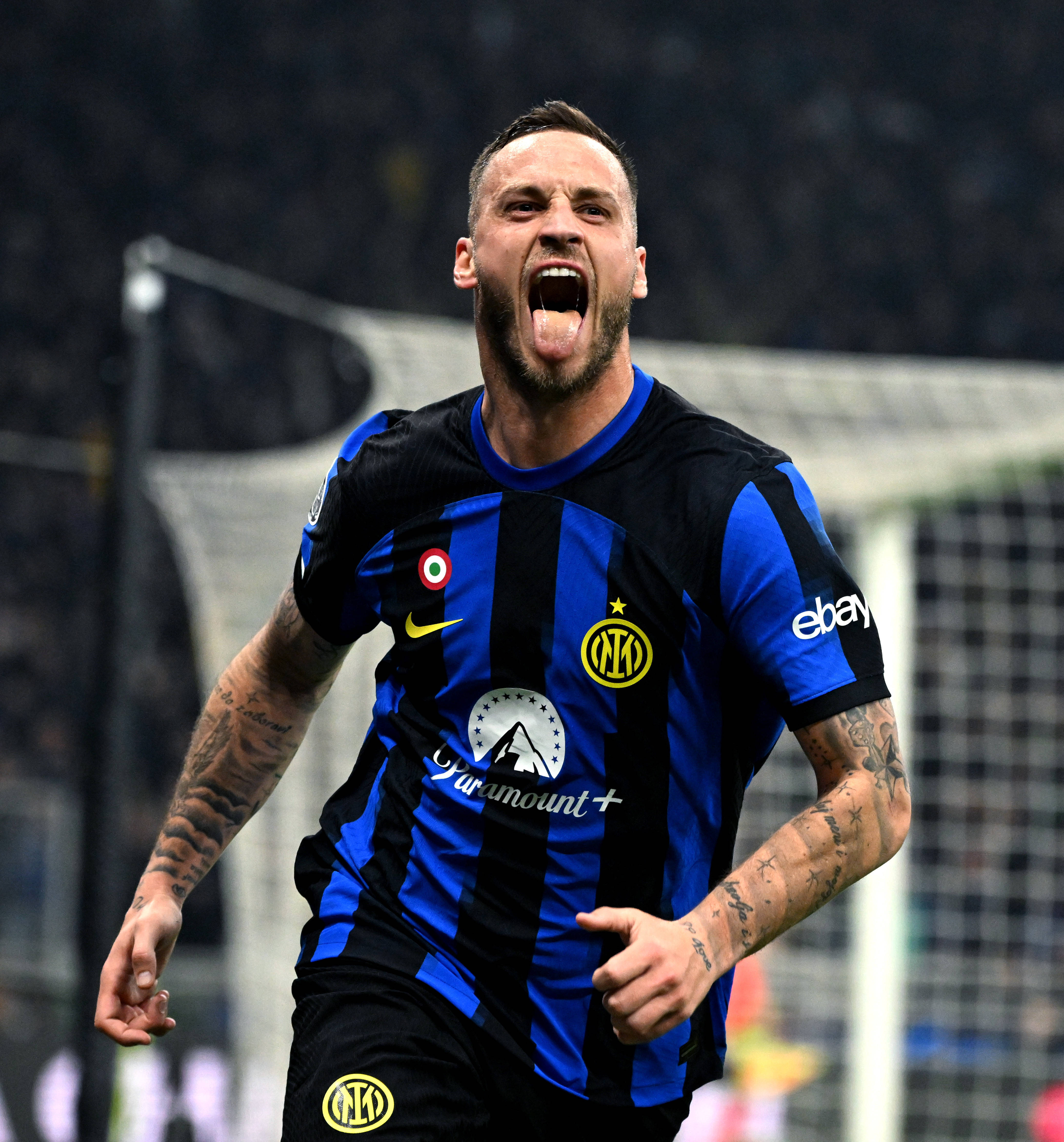 马卡：39岁亚马尔父亲疑似与23岁女友订婚，她仅比亚马尔大5岁（马卡：传39岁亚马尔父亲与23岁女友订婚，女方仅比亚马尔大5岁）