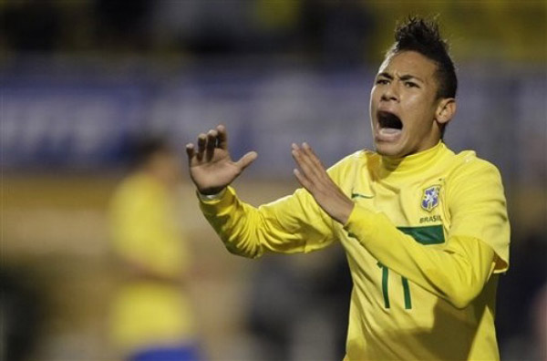 塞尔塔对阵皇马的第一个进球，很潇洒的射门方式（塞尔塔战皇马首球，潇洒一击破门）