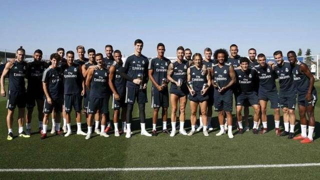 缺席9场后迎来复出！马刺大将卡斯尔表态今天将出战鹈鹕（休战9场归来，马刺新星卡斯尔确认今日对阵鹈鹕登场）