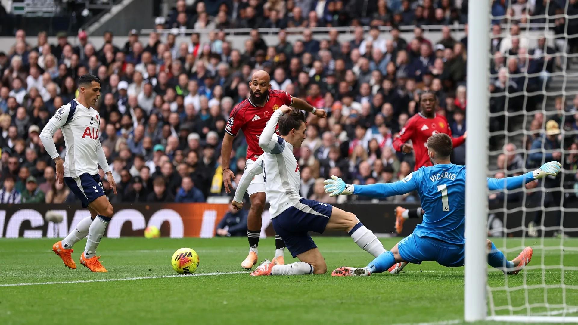 活久见！莱亚利是意甲近31年来第二位开场3分钟染红的门将（罕见一幕：莱亚利成近31年意甲第二位开场3分钟被罚下的门将）