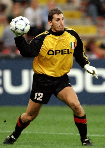 蒂亚戈：若瓜帅的足球是控制中的秩序，渣叔则是混乱中的自信（蒂亚戈：瓜帅崇尚可控秩序，渣叔强调混乱中的自信）